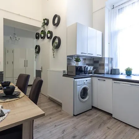 Urban Oasis Апартаменты