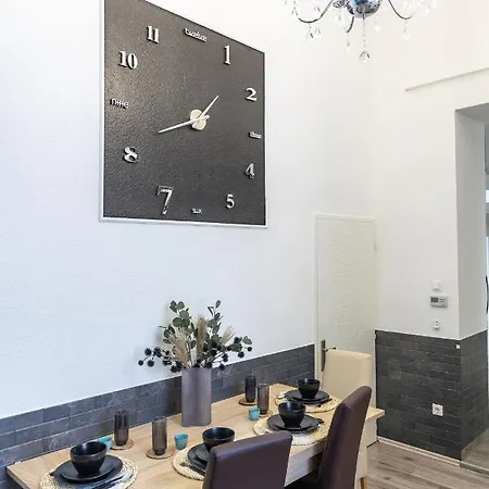 Апартаменты Urban Oasis