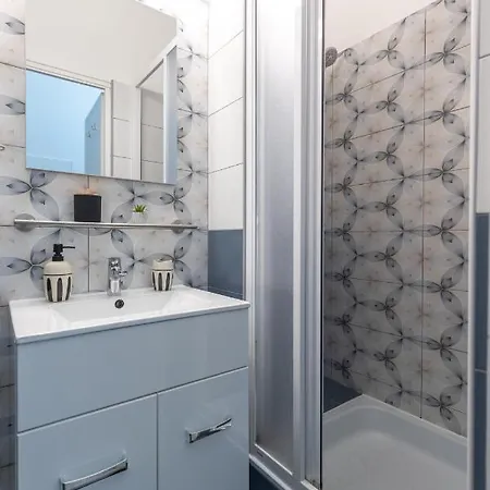 Urban Oasis Апартаменты *