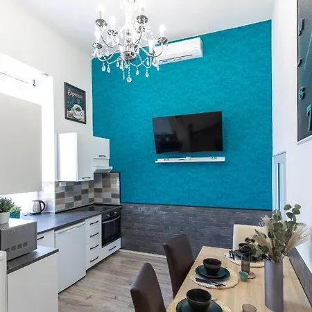 Апартаменты Urban Oasis *