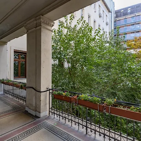 Апартаменты Urban Oasis