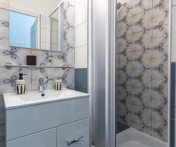 Urban Oasis Apartament *