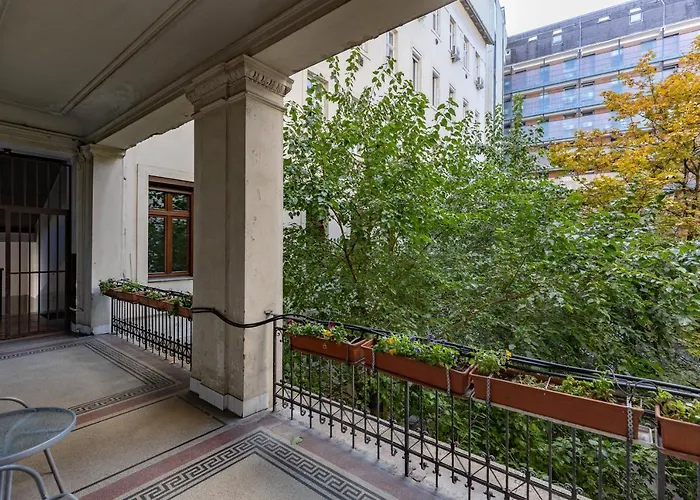 Apartament Urban Oasis